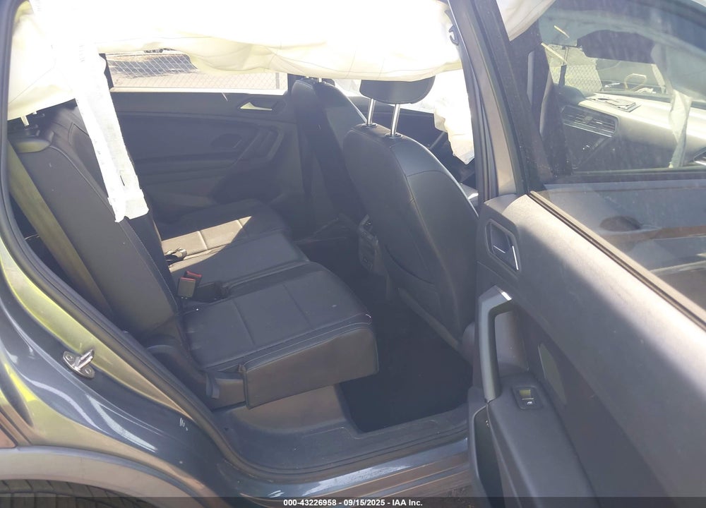 2019 VOLKSWAGEN TIGUAN VIN: 3VV3B7AX6KM127090