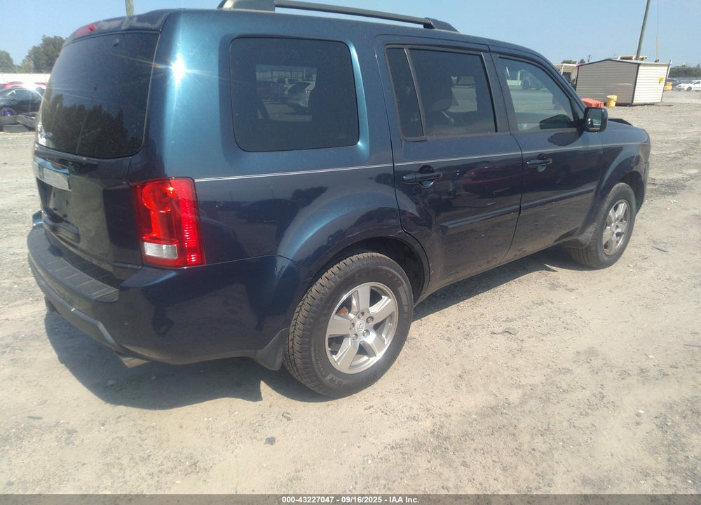 2011 HONDA PILOT EX-L VIN: 5FNYF3H55BB007310
