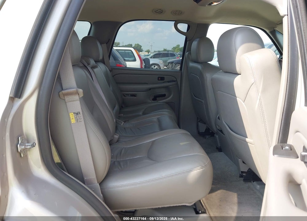 2004 CHEVROLET TAHOE LS VIN: 1GNEC13Z54R321361