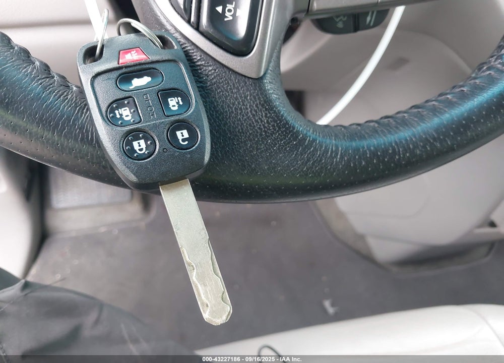 2012 HONDA ODYSSEY VIN: 5FNRL5H66CB106575