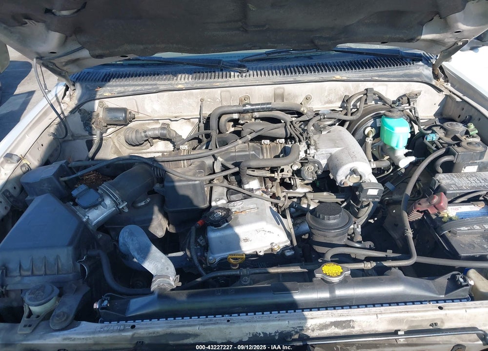 2000 TOYOTA 4RUNNER VIN: JT3GM84R8Y0061042