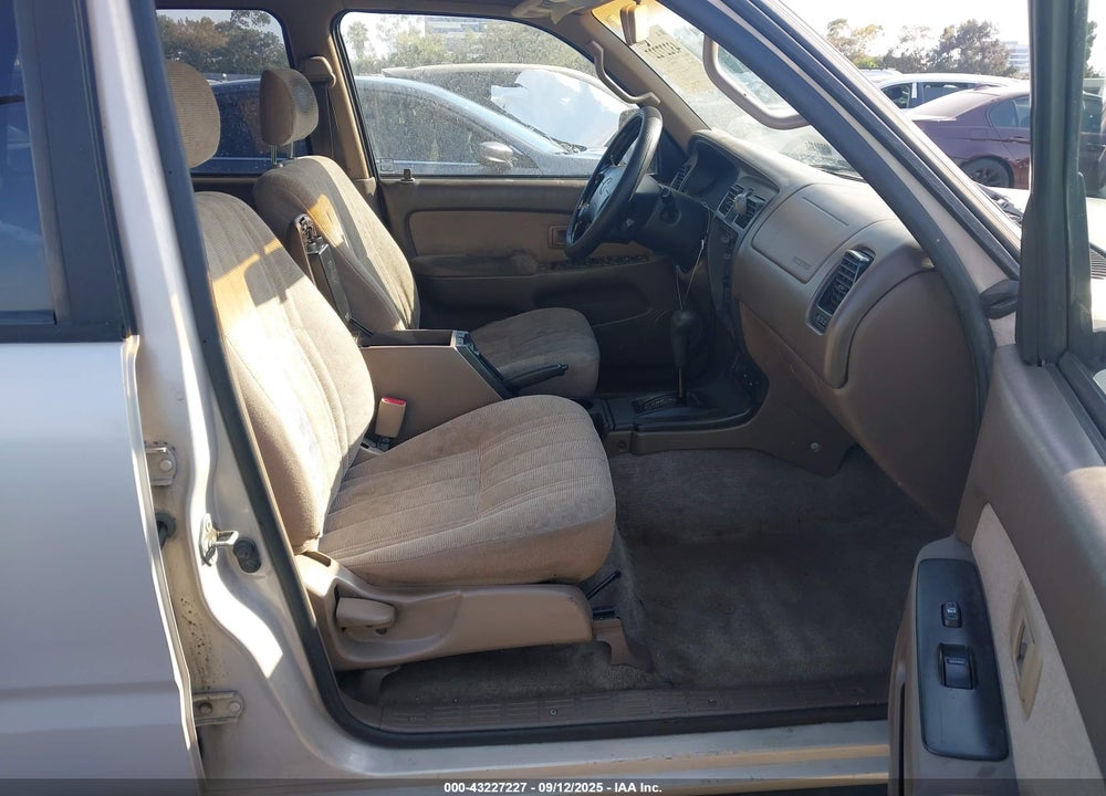 2000 TOYOTA 4RUNNER VIN: JT3GM84R8Y0061042
