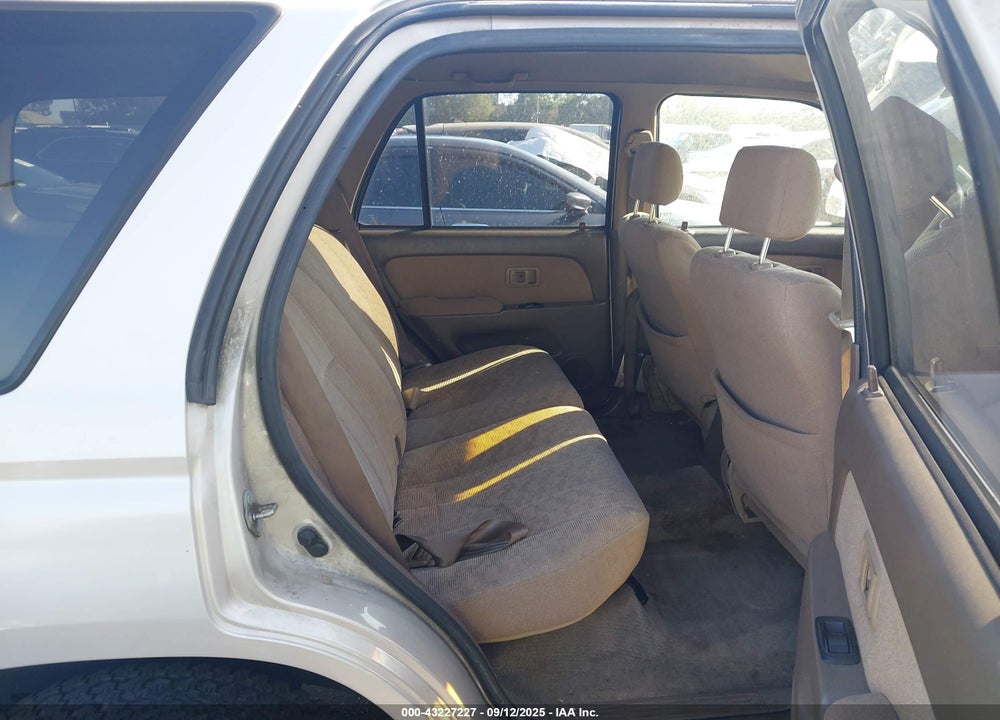 2000 TOYOTA 4RUNNER VIN: JT3GM84R8Y0061042