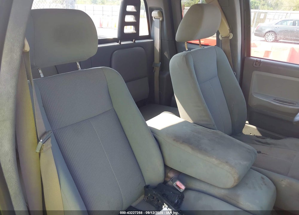 2005 DODGE DAKOTA ST VIN: 1D7HE22K35S281162