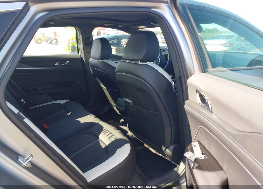 2025 KIA K5 VIN: KNAG64J79S5365361