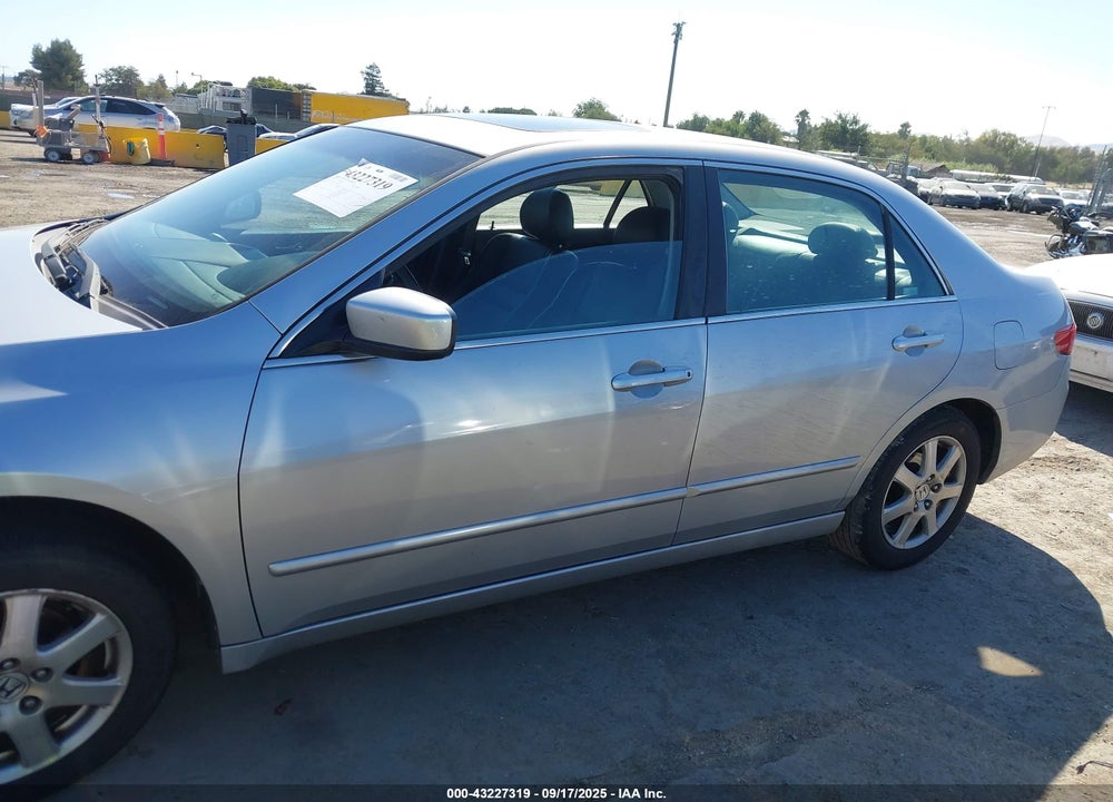 2005 HONDA ACCORD 3.0 EX VIN: 1HGCM66815A074709