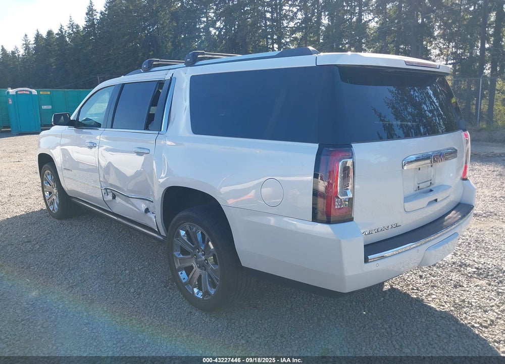 2016 GMC YUKON XL VIN: 1GKS2HKJ7GR429976