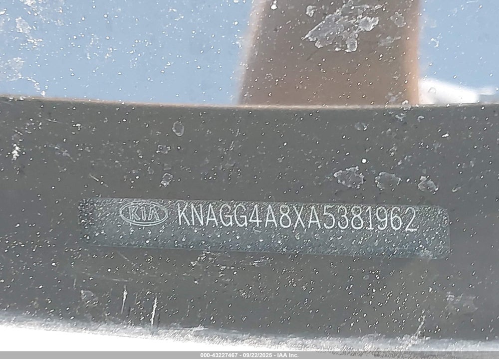 2010 KIA OPTIMA VIN: KNAGG4A8XA5381962