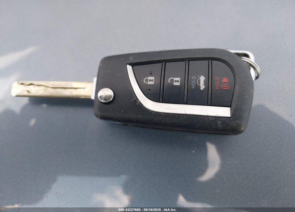 2024 TOYOTA COROLLA LE VIN: 5YFB4MDE1RP214525