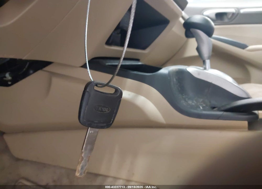 2007 HONDA CIVIC HYBRID VIN: JHMFA36207S015354