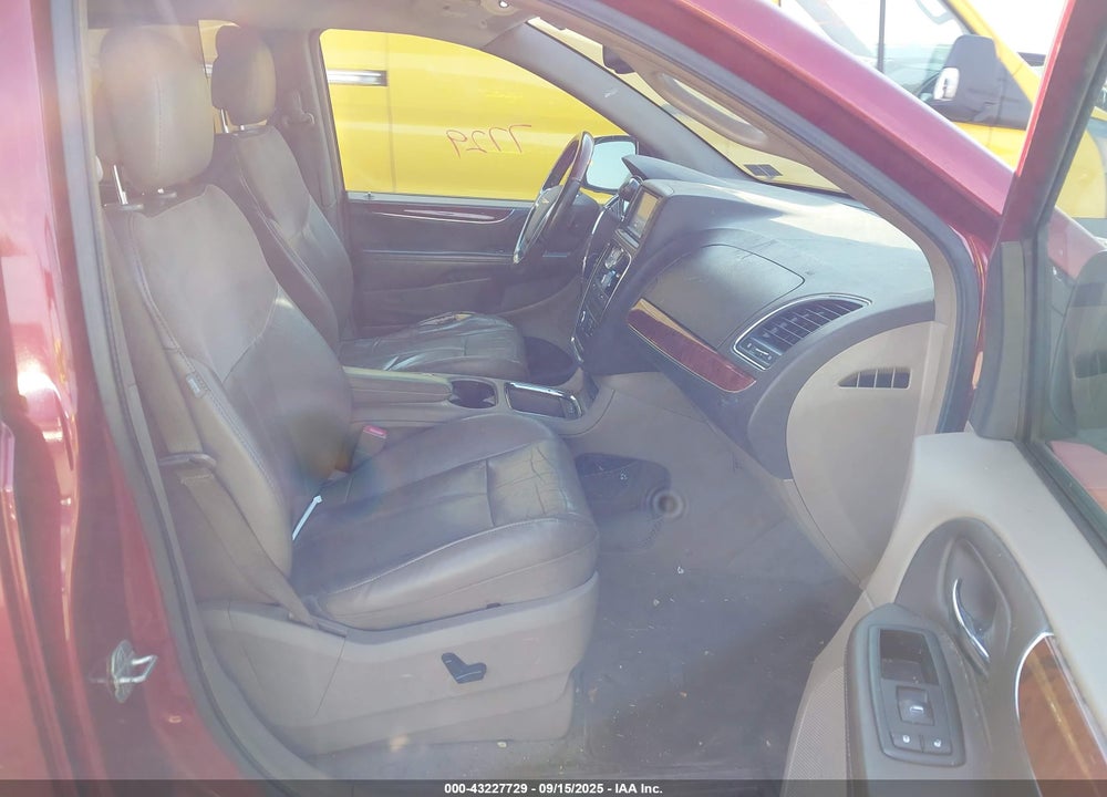2012 CHRYSLER TOWN & COUNTRY VIN: 2C4RC1GG7CR278282