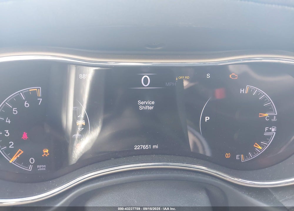 2015 JEEP GRAND CHEROKEE VIN: 1C4RJFCG4FC662459