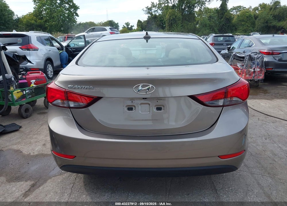 2016 HYUNDAI ELANTRA VIN: 5NPDH4AE0GH749079