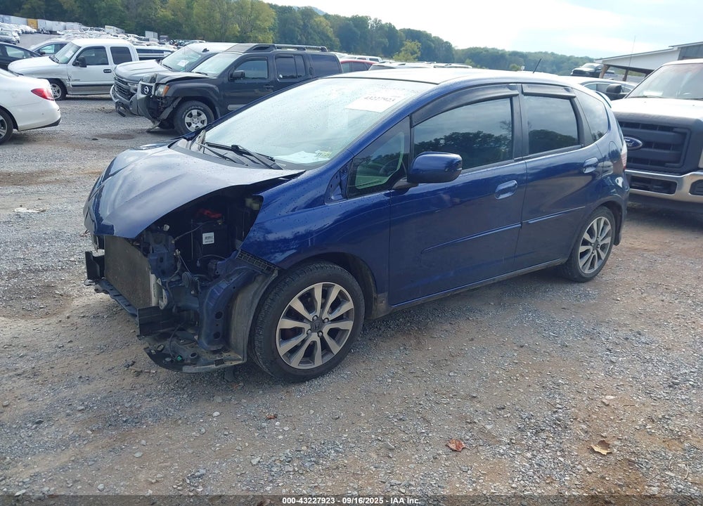 2013 HONDA FIT VIN: JHMGE8G5XDC075968