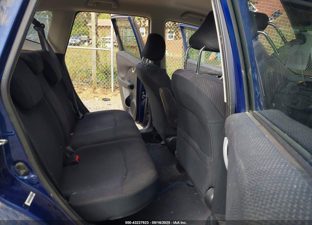 2013 HONDA FIT VIN: JHMGE8G5XDC075968