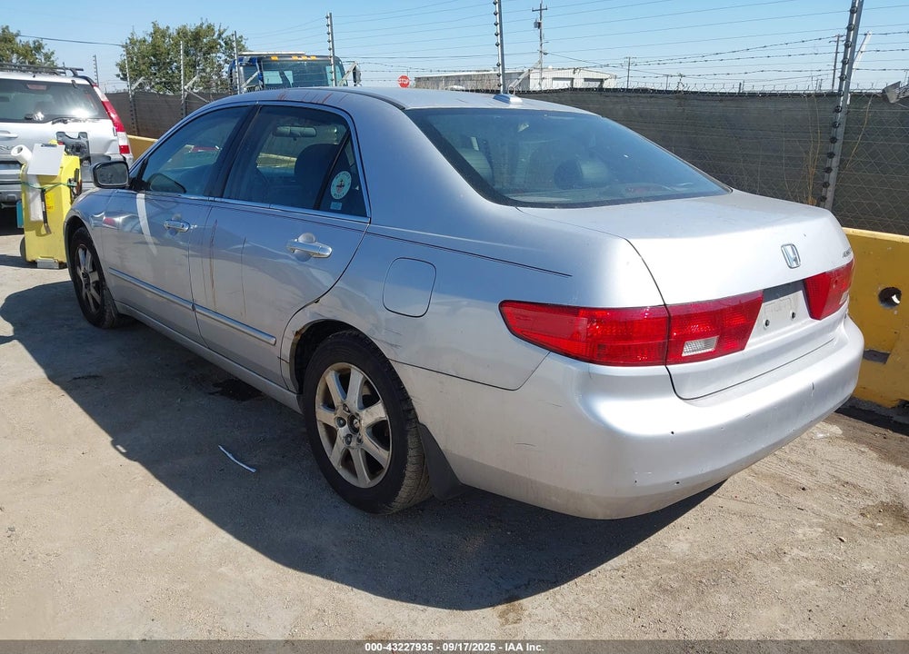 2005 HONDA ACCORD 3.0 EX VIN: 1HGCM66585A075393