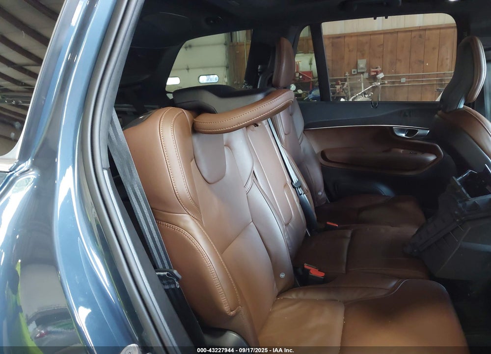 2024 VOLVO XC90 RECHARGE PLUG-IN HYBRID T8 ULTIMATE BRIGHT THEME 7-SEATER VIN: YV4H60CF8R1210674