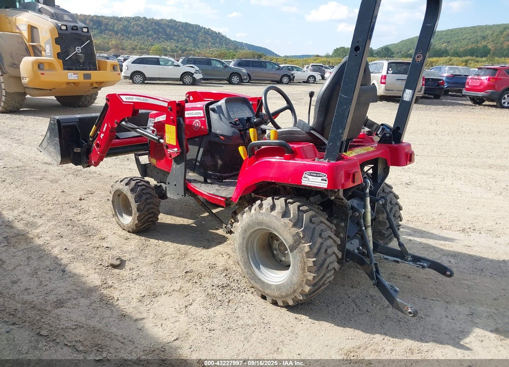 2022 MASSEY FERGUSON GC1723EL TRACTOR VIN: AG3MGC230NKR01387