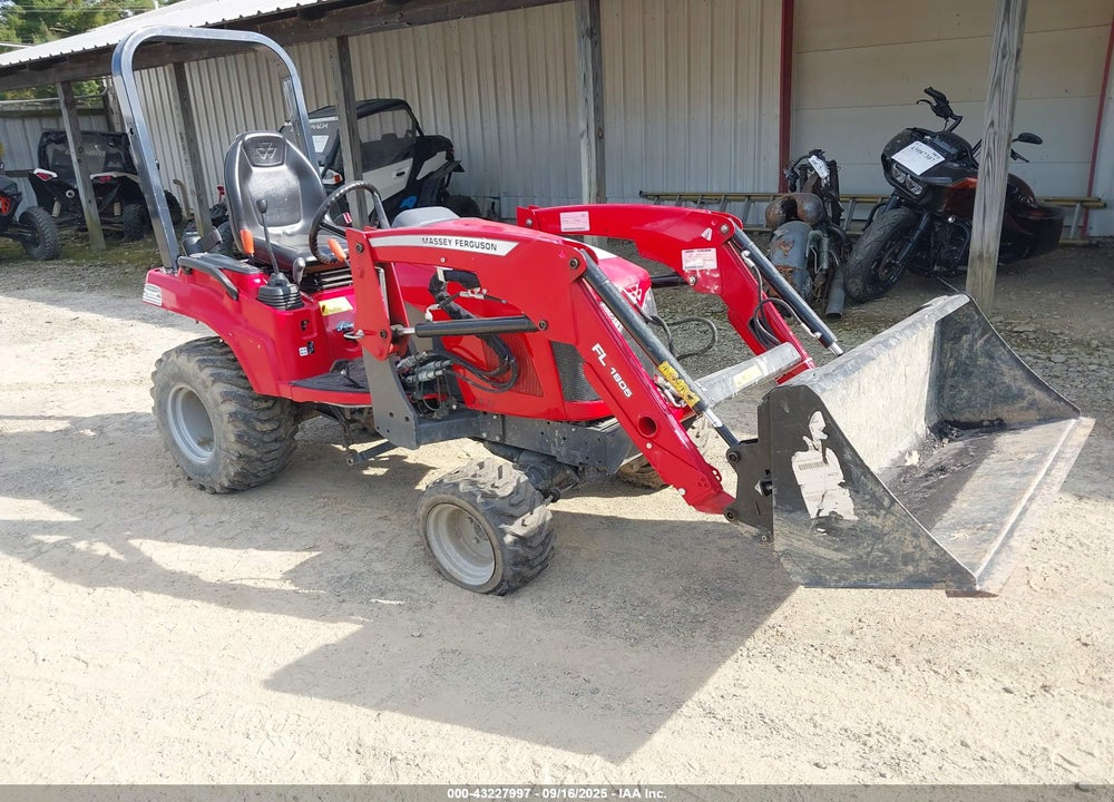2022 MASSEY FERGUSON GC1723EL TRACTOR VIN: AG3MGC230NKR01387