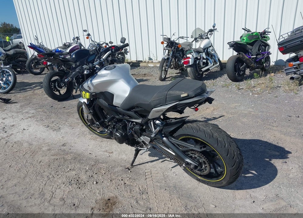 2017 YAMAHA FZ09 VIN: JYARN53E3HA001979