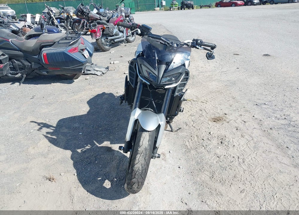 2017 YAMAHA FZ09 VIN: JYARN53E3HA001979