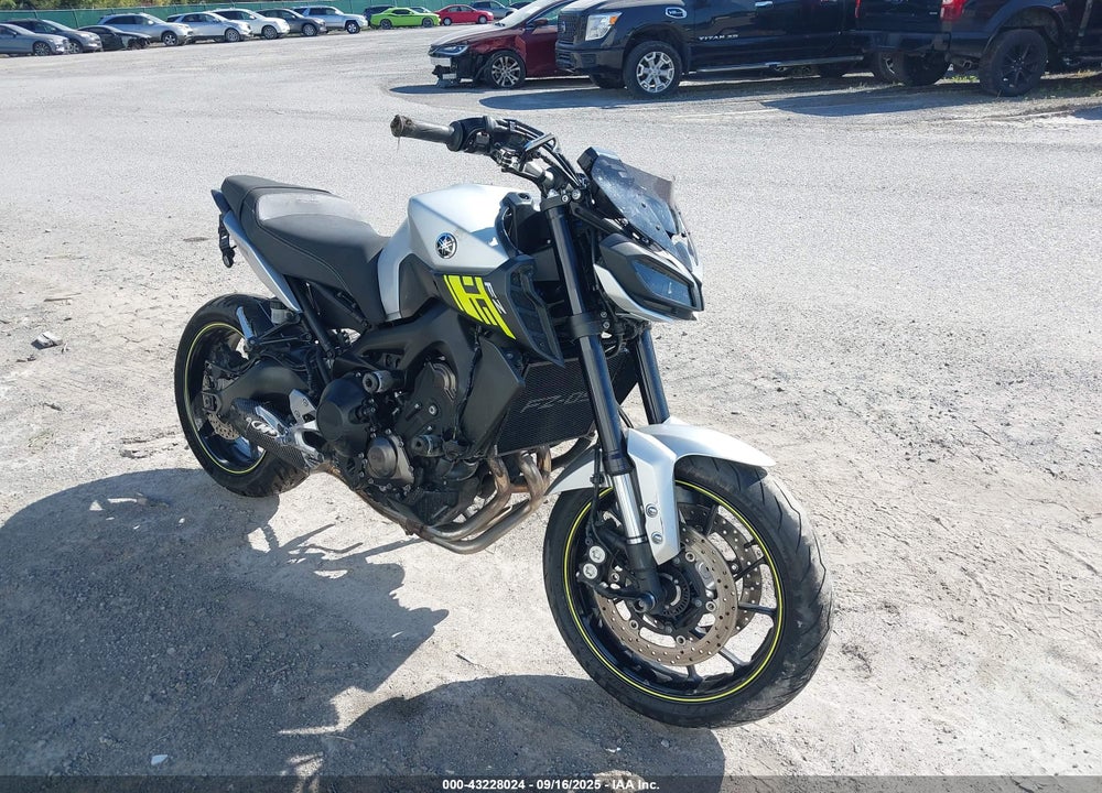 2017 YAMAHA FZ09 VIN: JYARN53E3HA001979