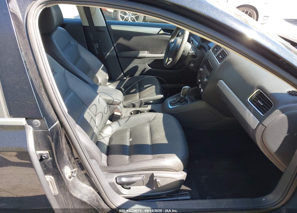 2014 VOLKSWAGEN JETTA 1.8T SE VIN: 3VWD17AJ6EM202499
