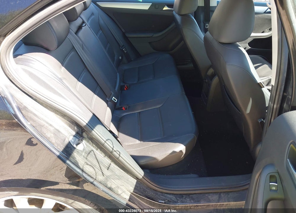 2014 VOLKSWAGEN JETTA 1.8T SE VIN: 3VWD17AJ6EM202499