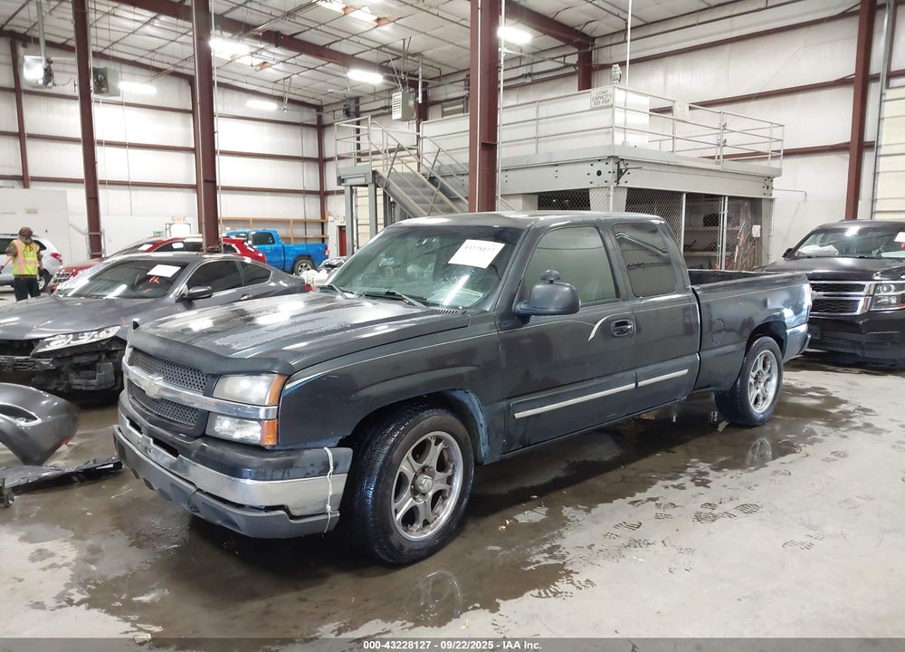 2004 CHEVROLET SILVERADO 1500 LS VIN: 2GCEC19V741218917