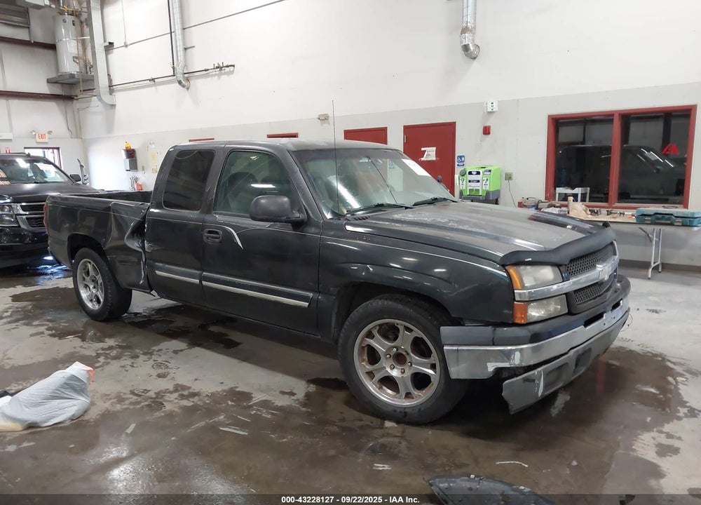 2004 CHEVROLET SILVERADO 1500 LS VIN: 2GCEC19V741218917