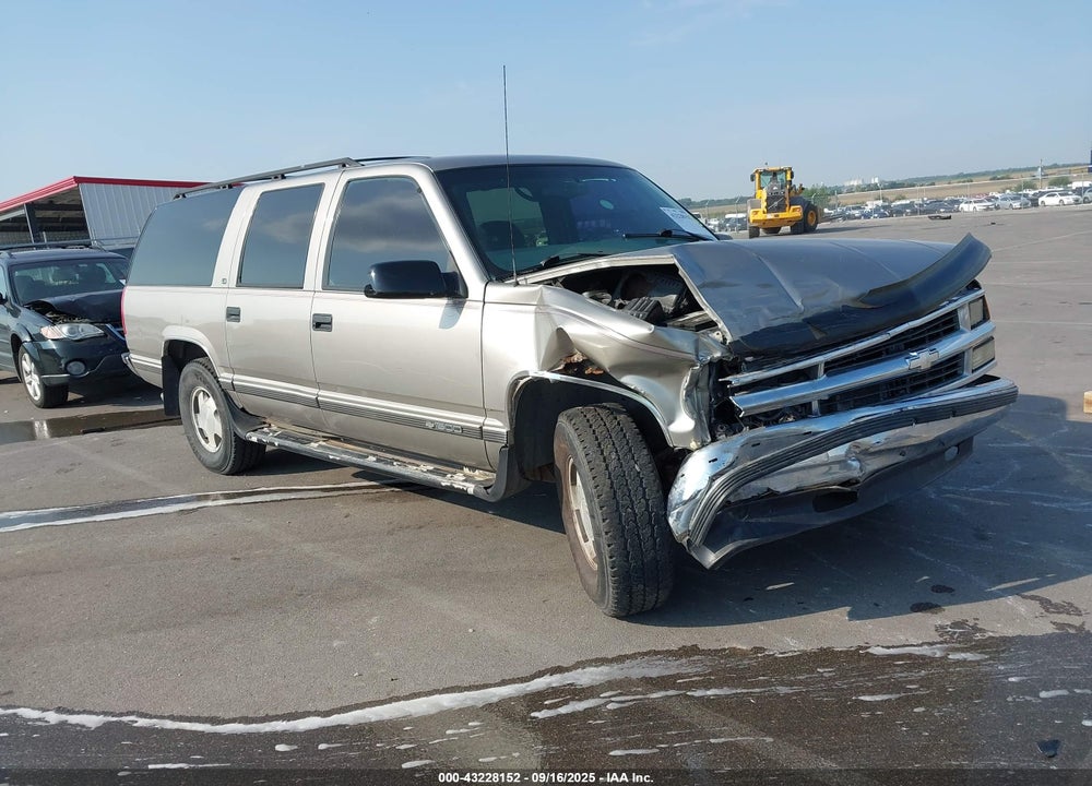 1999 CHEVROLET SUBURBAN 1500 LT VIN: 3GNFK16R3XG196481