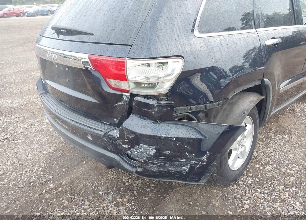 2011 JEEP GRAND CHEROKEE VIN: 1J4RR4GG5BC515028