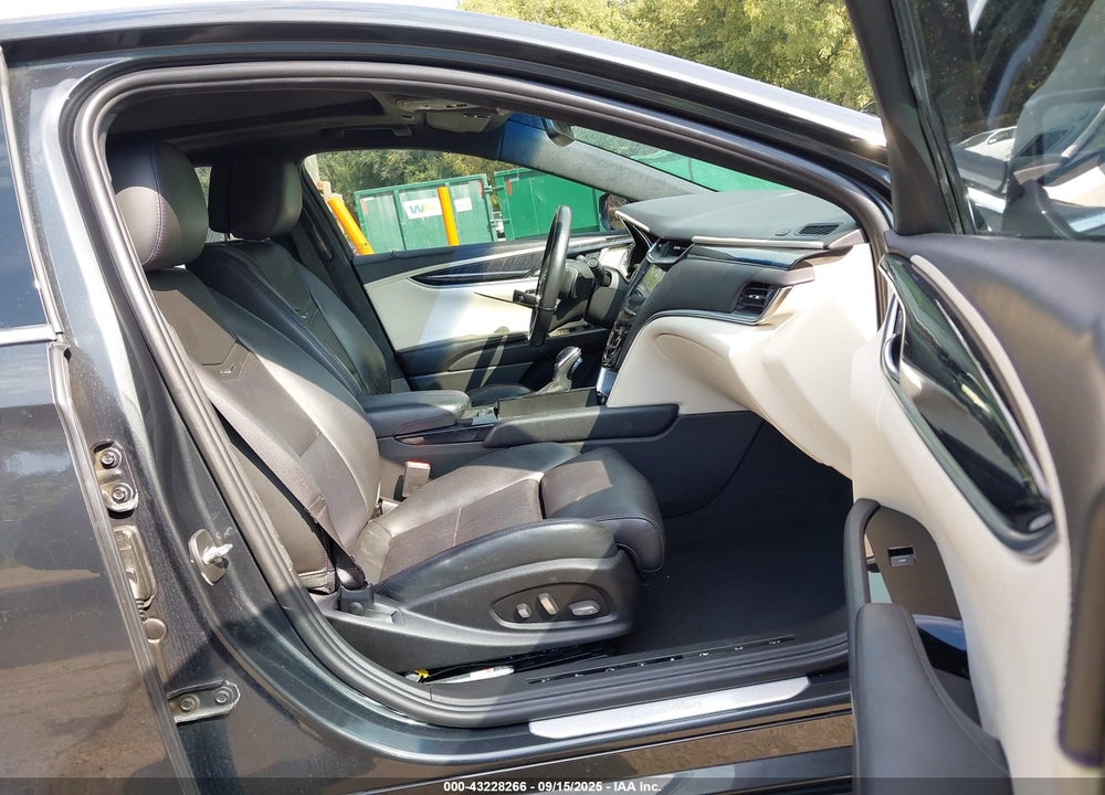 2013 CADILLAC XTS PLATINUM VIN: 2G61V5S39D9175811