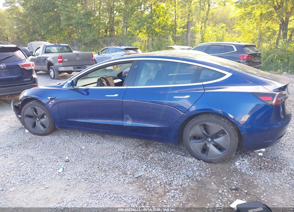 2019 TESLA MODEL 3 VIN: 5YJ3E1EB6KF192186