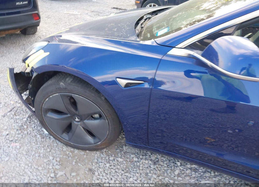 2019 TESLA MODEL 3 VIN: 5YJ3E1EB6KF192186