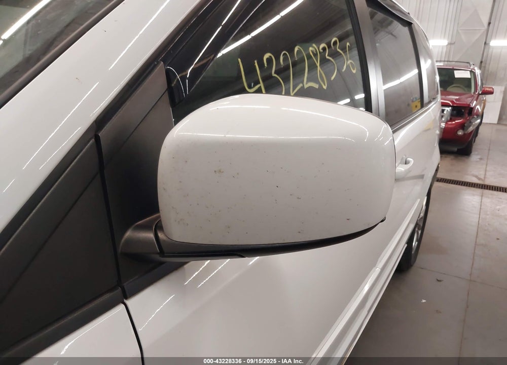 2014 DODGE GRAND CARAVAN R/T VIN: 2C4RDGEG1ER357341