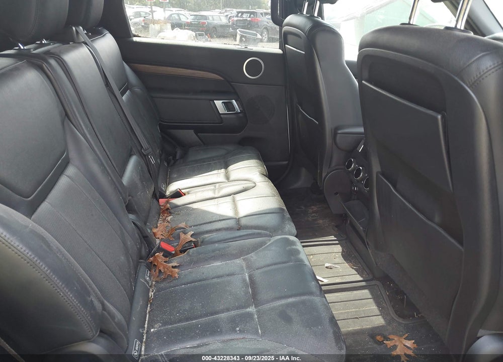 2019 LAND ROVER DISCOVERY VIN: SALRG2RV3K2410630