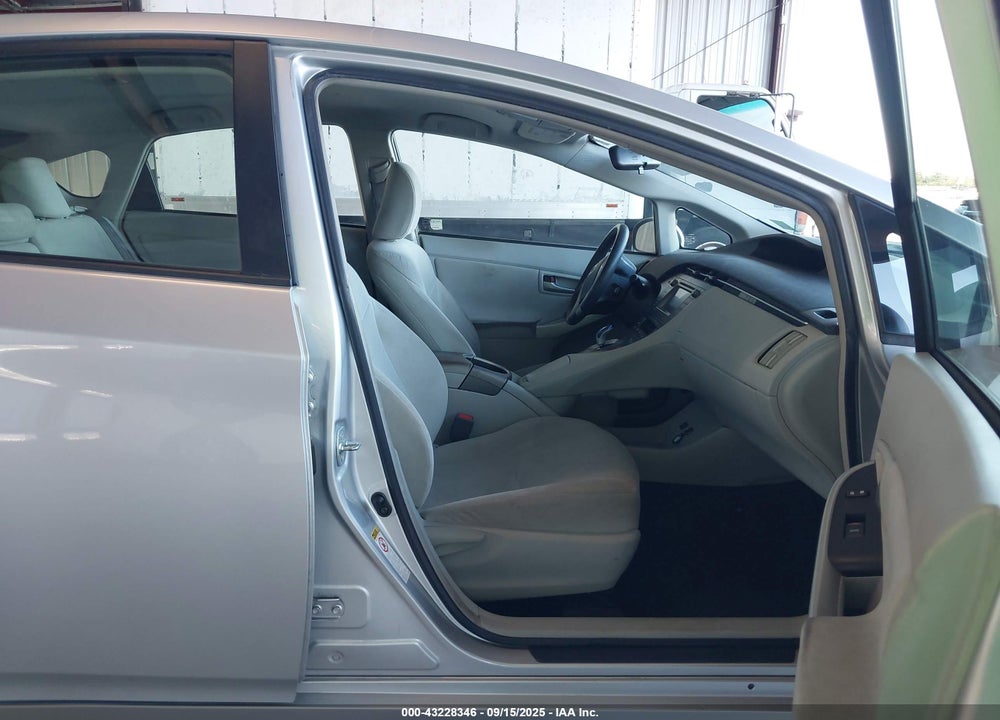 2014 TOYOTA PRIUS VIN: JTDKN3DU5E1749208