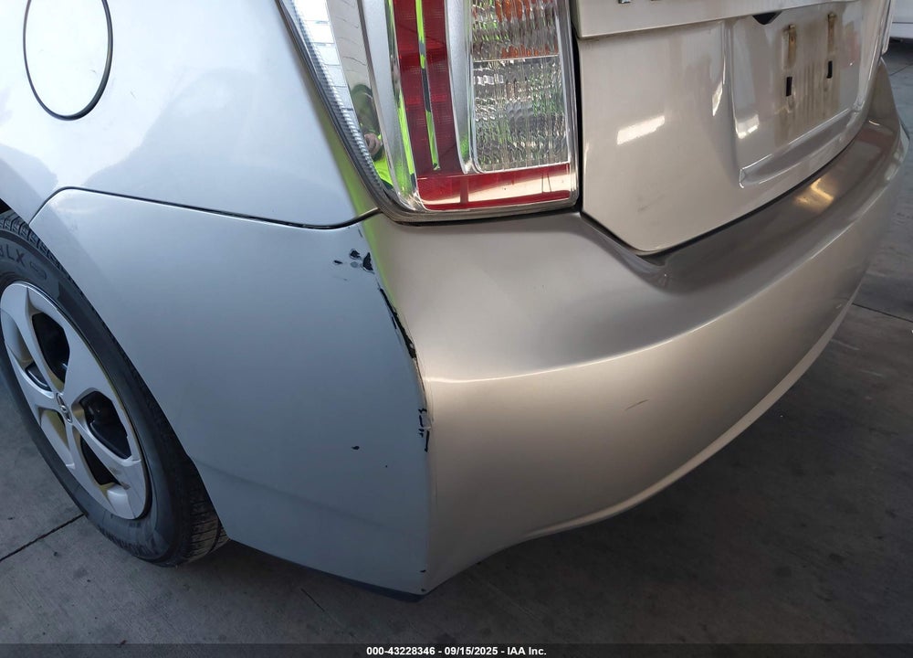 2014 TOYOTA PRIUS VIN: JTDKN3DU5E1749208