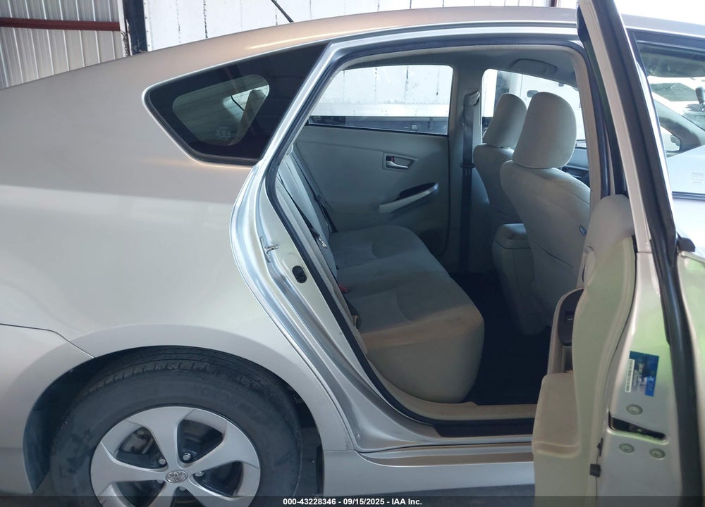 2014 TOYOTA PRIUS VIN: JTDKN3DU5E1749208