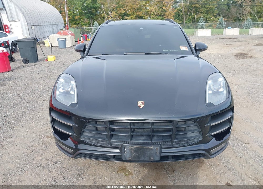 2017 PORSCHE MACAN VIN: WP1AF2A51HLB62012