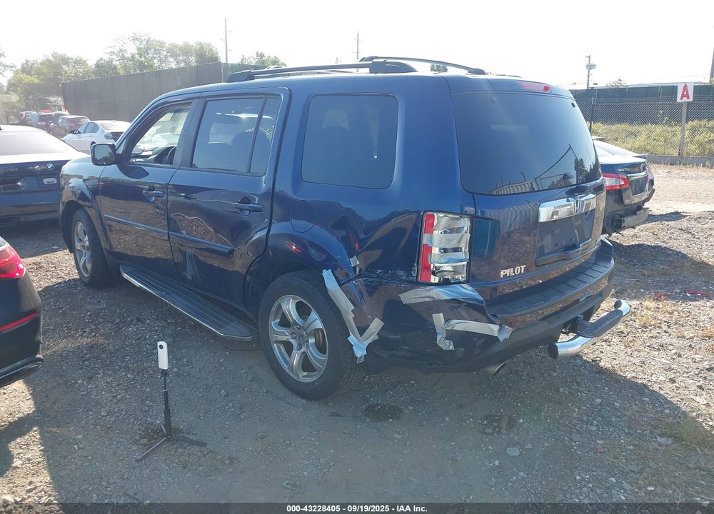 2015 HONDA PILOT VIN: 5FNYF4H56FB042093