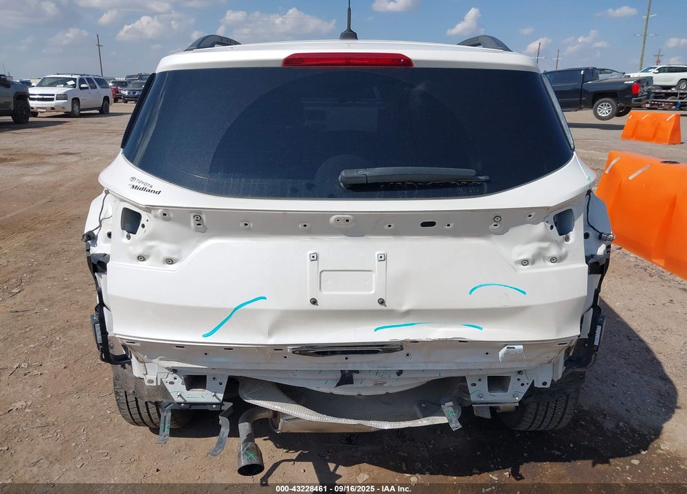 2017 FORD ESCAPE VIN: 1FMCU0GD8HUA15162