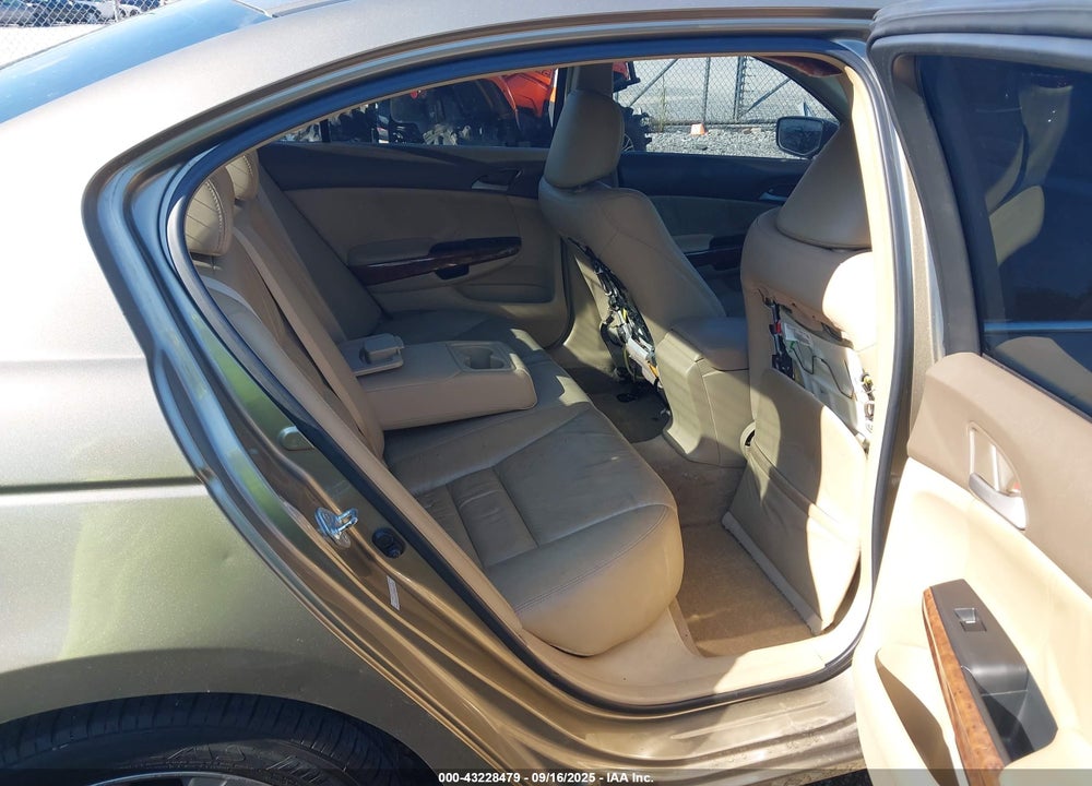 2009 HONDA ACCORD VIN: 1HGCP26899A007636