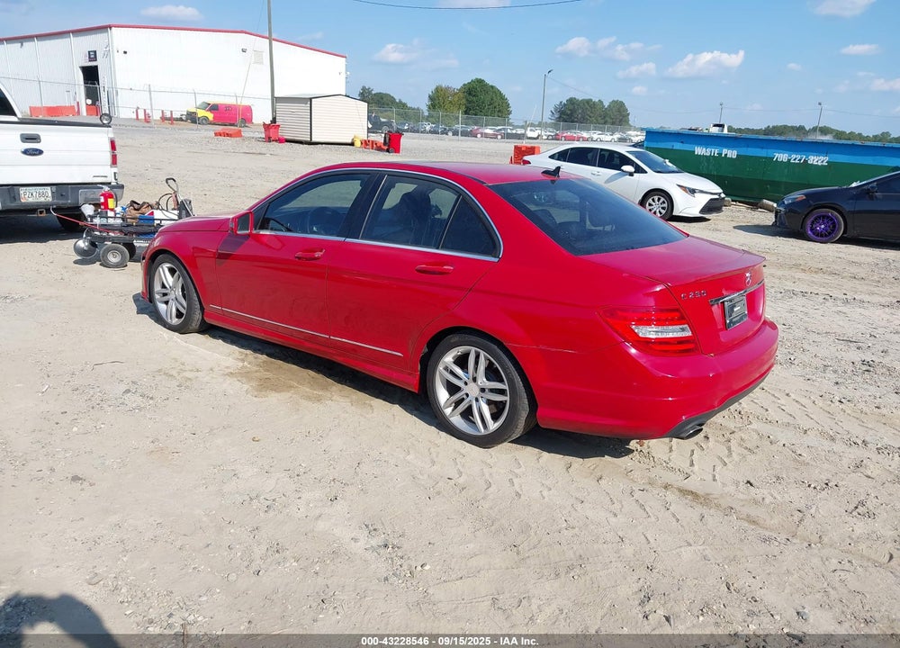 2013 MERCEDES-BENZ C 250 SPORT VIN: WDDGF4HB5DR272495