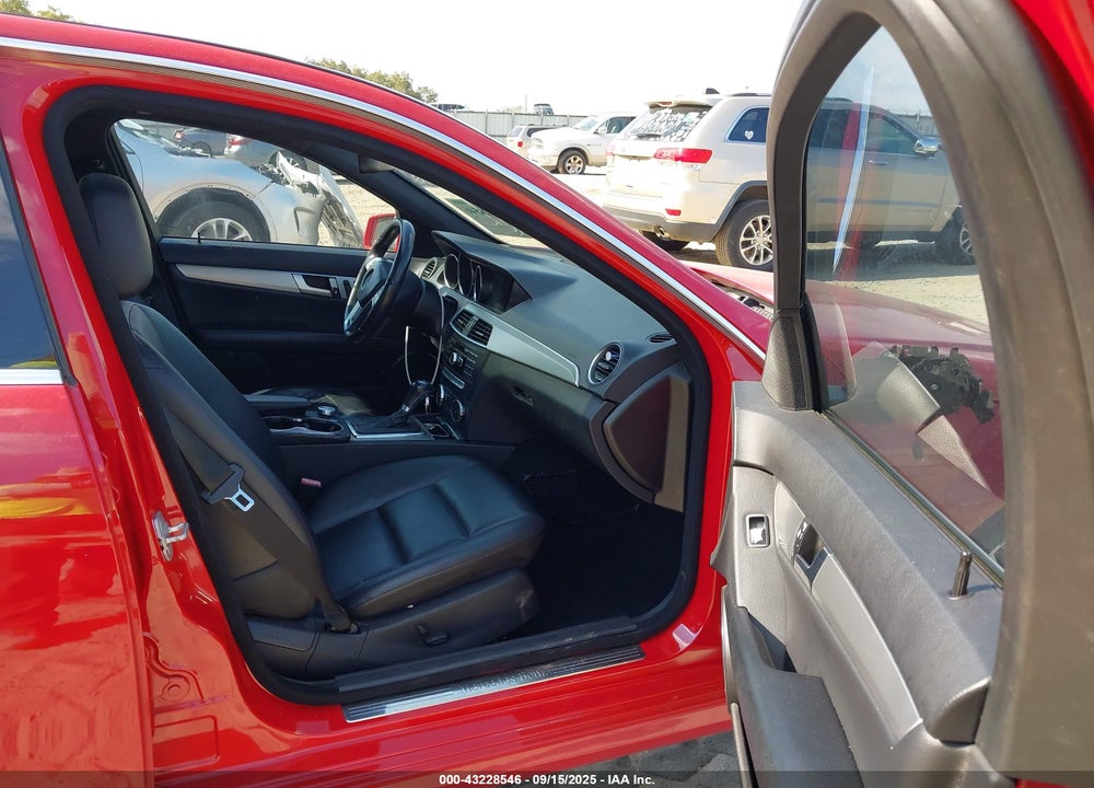 2013 MERCEDES-BENZ C 250 SPORT VIN: WDDGF4HB5DR272495
