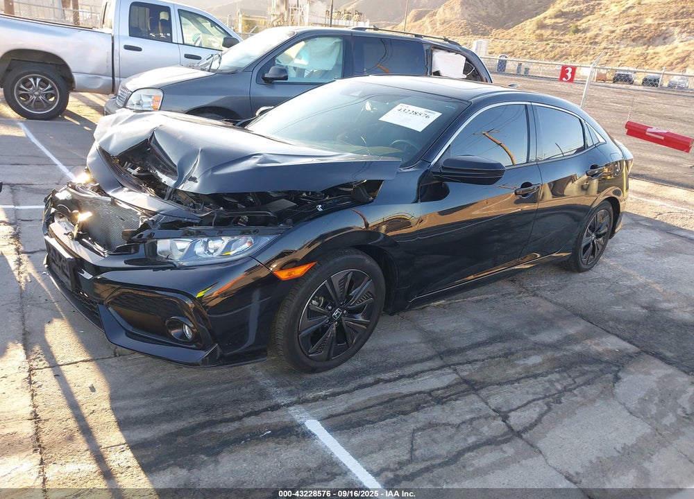 2019 HONDA CIVIC VIN: SHHFK7H84KU415381