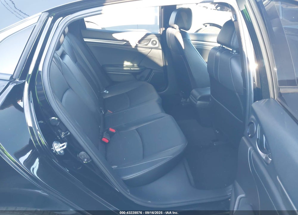 2019 HONDA CIVIC VIN: SHHFK7H84KU415381
