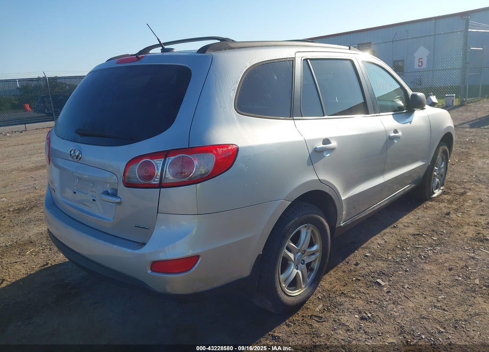 2012 HYUNDAI SANTA FE VIN: 5XYZGDAB2CG152208