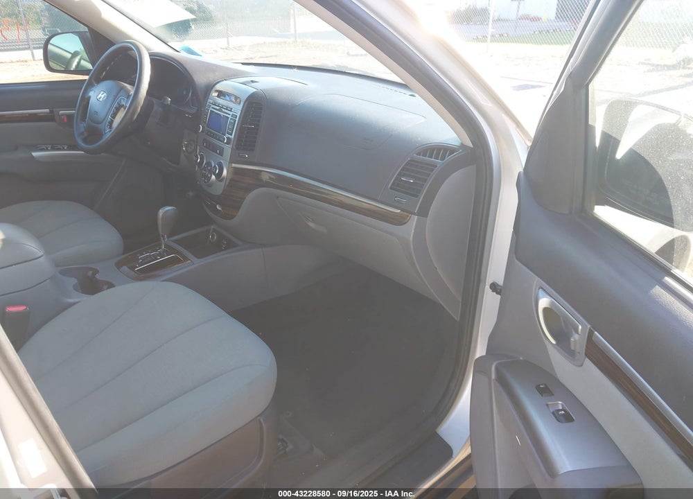2012 HYUNDAI SANTA FE VIN: 5XYZGDAB2CG152208